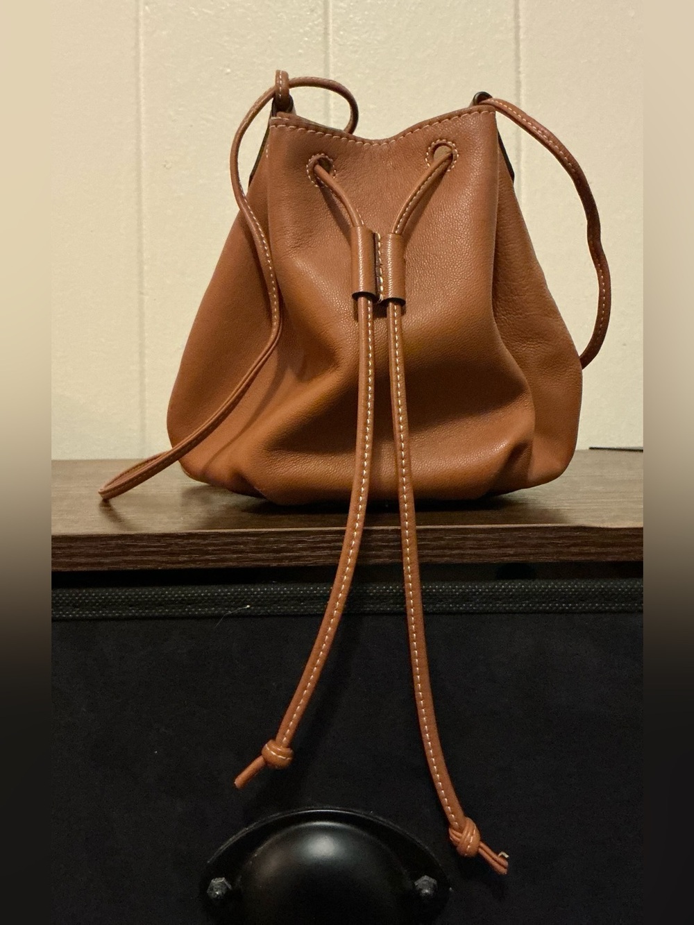 A Rare Banana Republic Pietra Made In Italy Crossbody Bucket Bag Leather Handbag